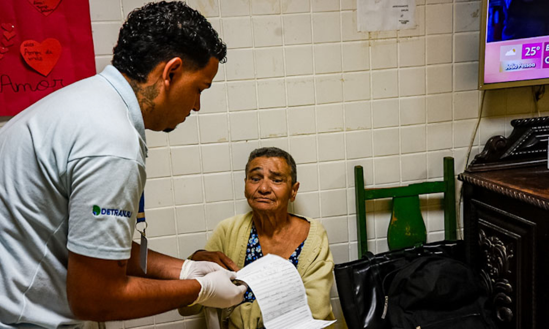 Idosos do abrigo Doce Morada, em Sepetiba, participam de ação do Detran RJ para emissão da nova Carteira de Identidade Nacional - Alexandre Simonini/Detran RJ