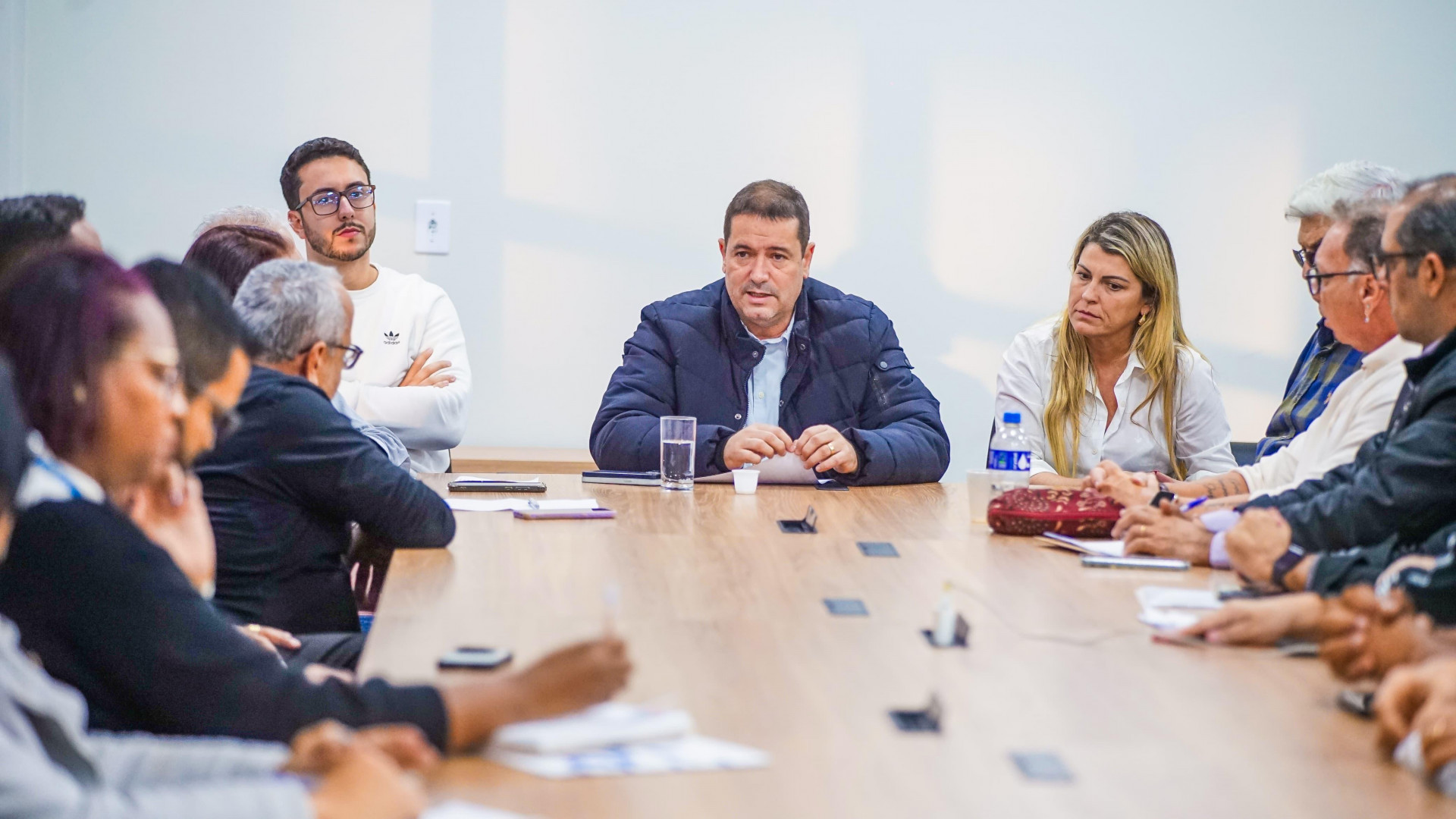 Secret&aacute;rio Leonardo Vieira, prefeito L&eacute;o Vieira e vice-prefeita, Dra. Let&iacute;cia Costa - Gilberto Rocha