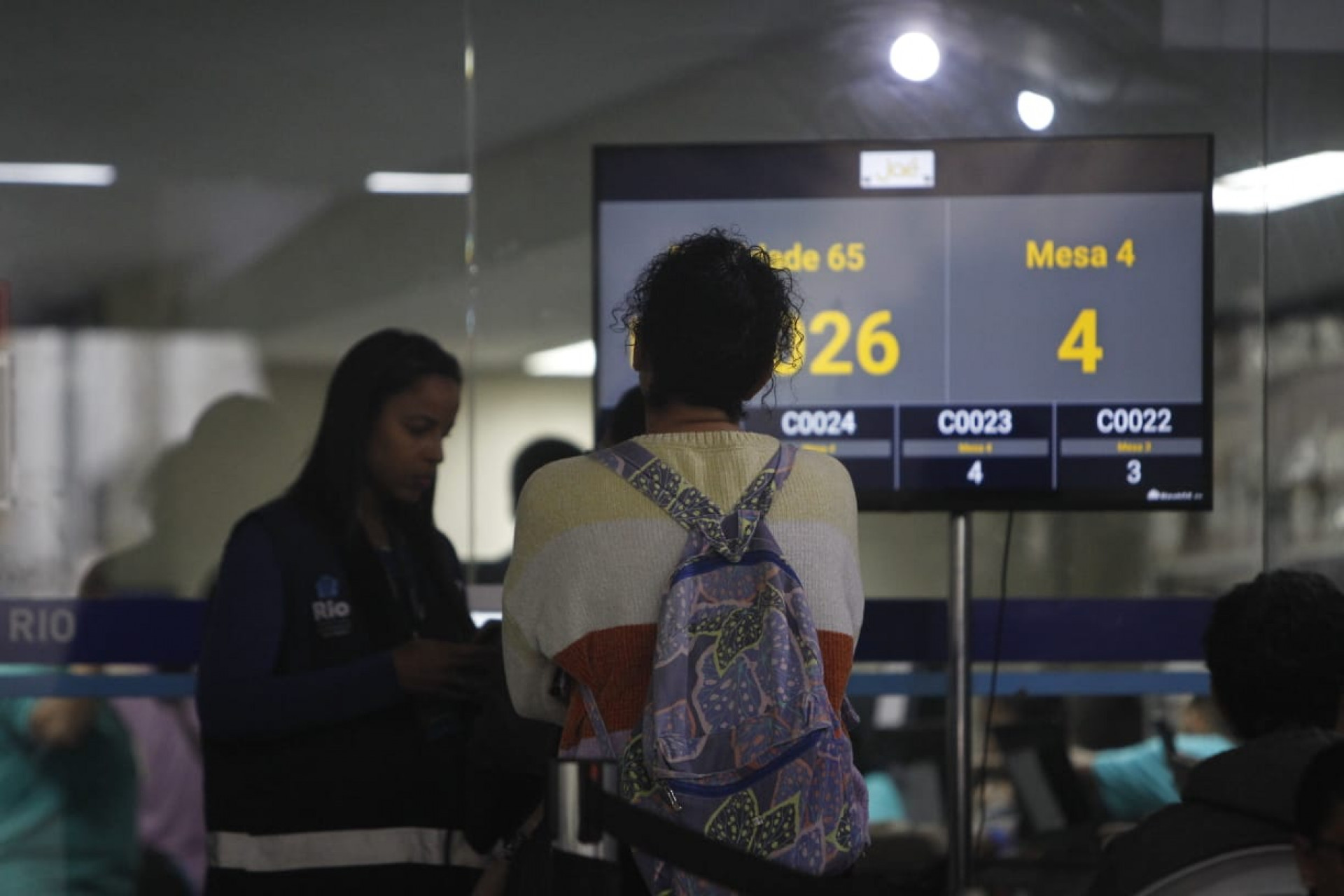 Passageiros lotam posto do Ja&eacute;, em Botafogo, no quinto dia de obrigatoriedade para gratuidade - Reginaldo Pimenta / Ag&ecirc;ncia O Dia