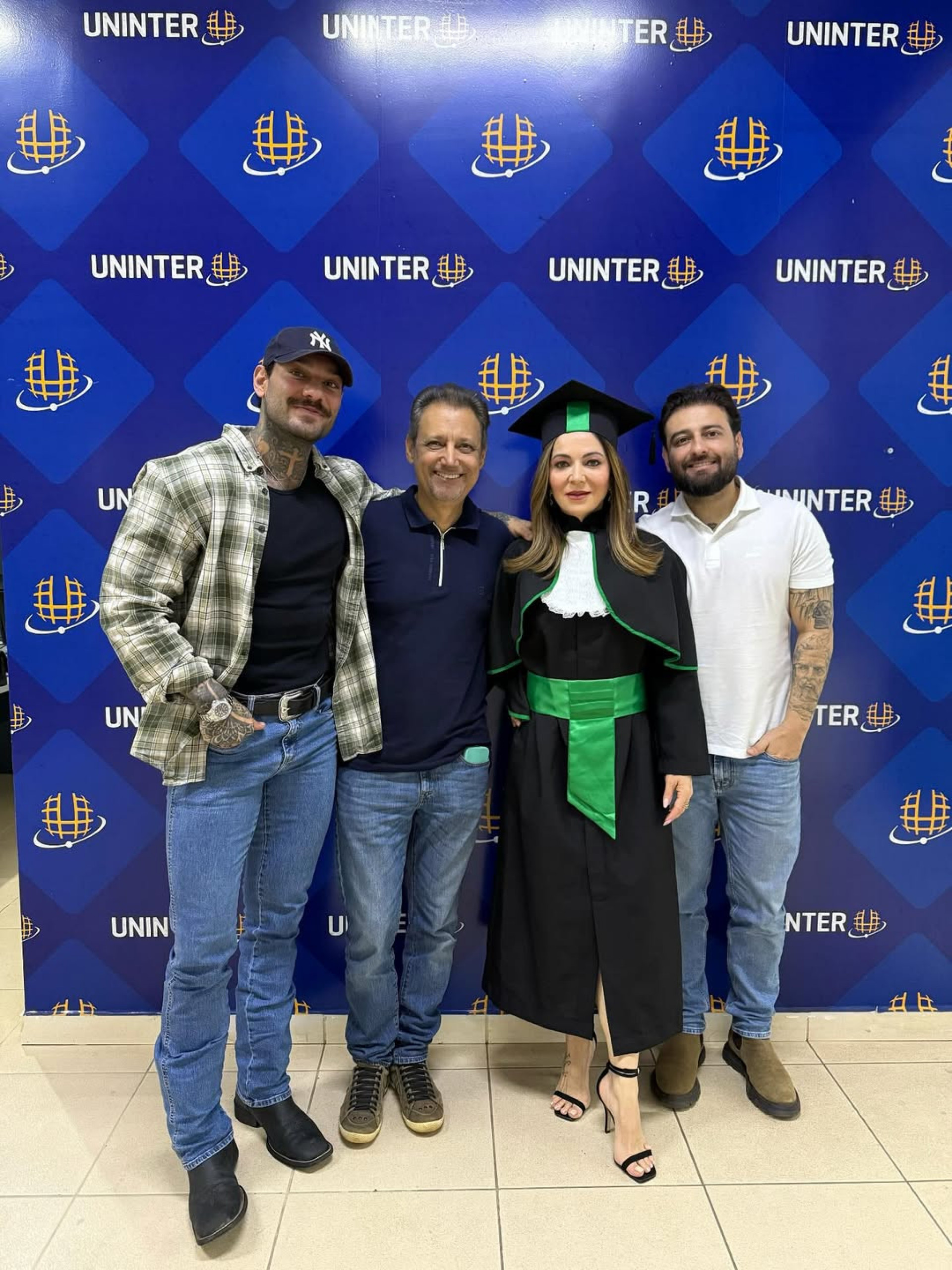 Lucas Lucco festejou conclusão do segundo curso superior da mãe  - Reprodução/Instagram 