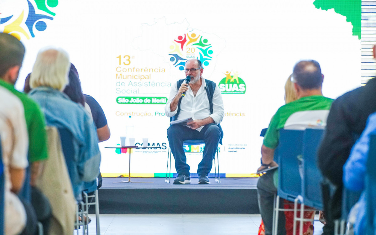 O professor da UERJ e palestrante, Dr. Ney Luiz Teixeira