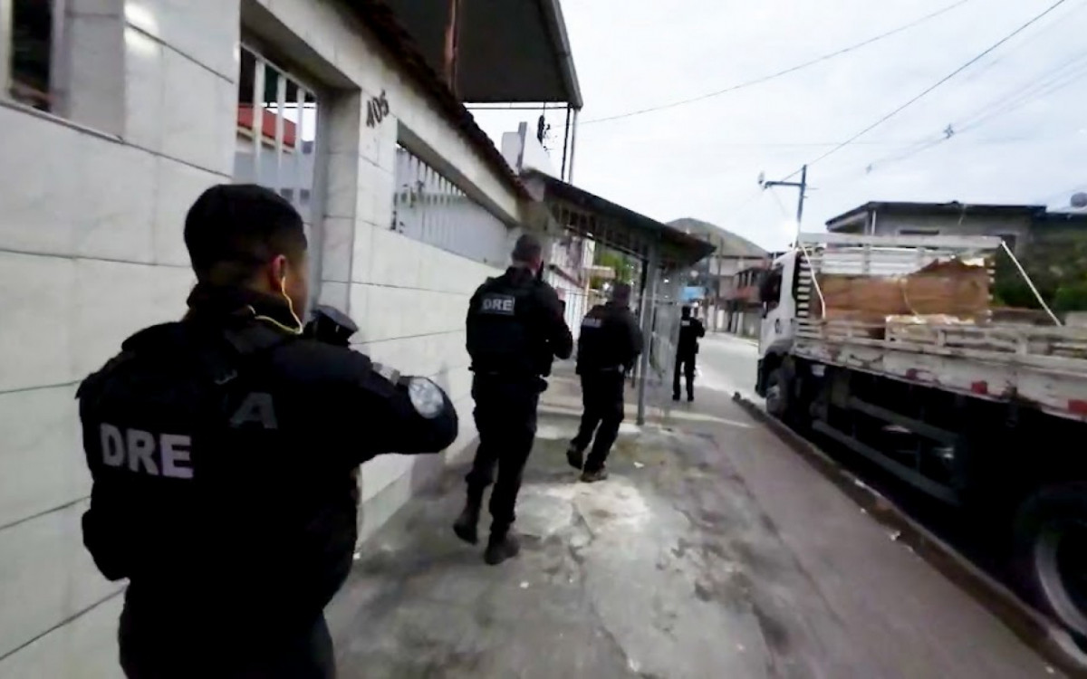 Agentes da DRE atuam em Mesquita para combater expansão territorial do Comando Vermelho - Divulgação