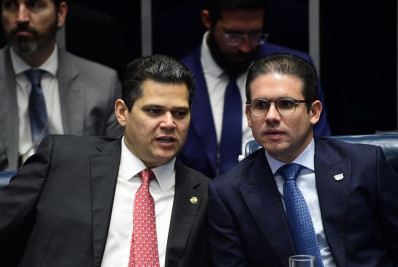 Tarifaço: Congresso pede diálogo nos campos comercial e diplomático