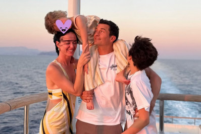 Após término, Orlando Bloom publica foto ao lado de Katy Perry e dos filhos