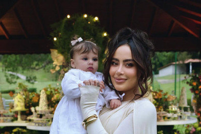 Rafaella Santos, irmã de Neymar, posa com as sobrinhas Mavie, Helena e Mel: 'Amor'