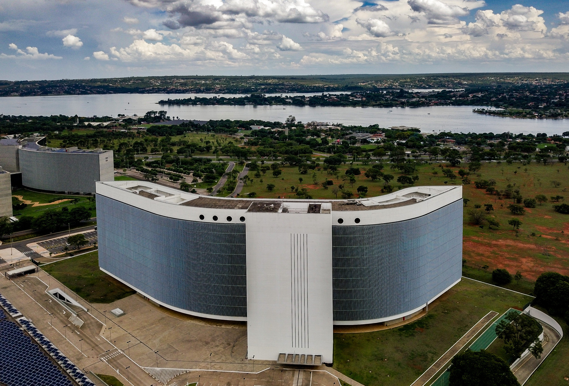Janela de migração partidária termina nesta sexta-feira