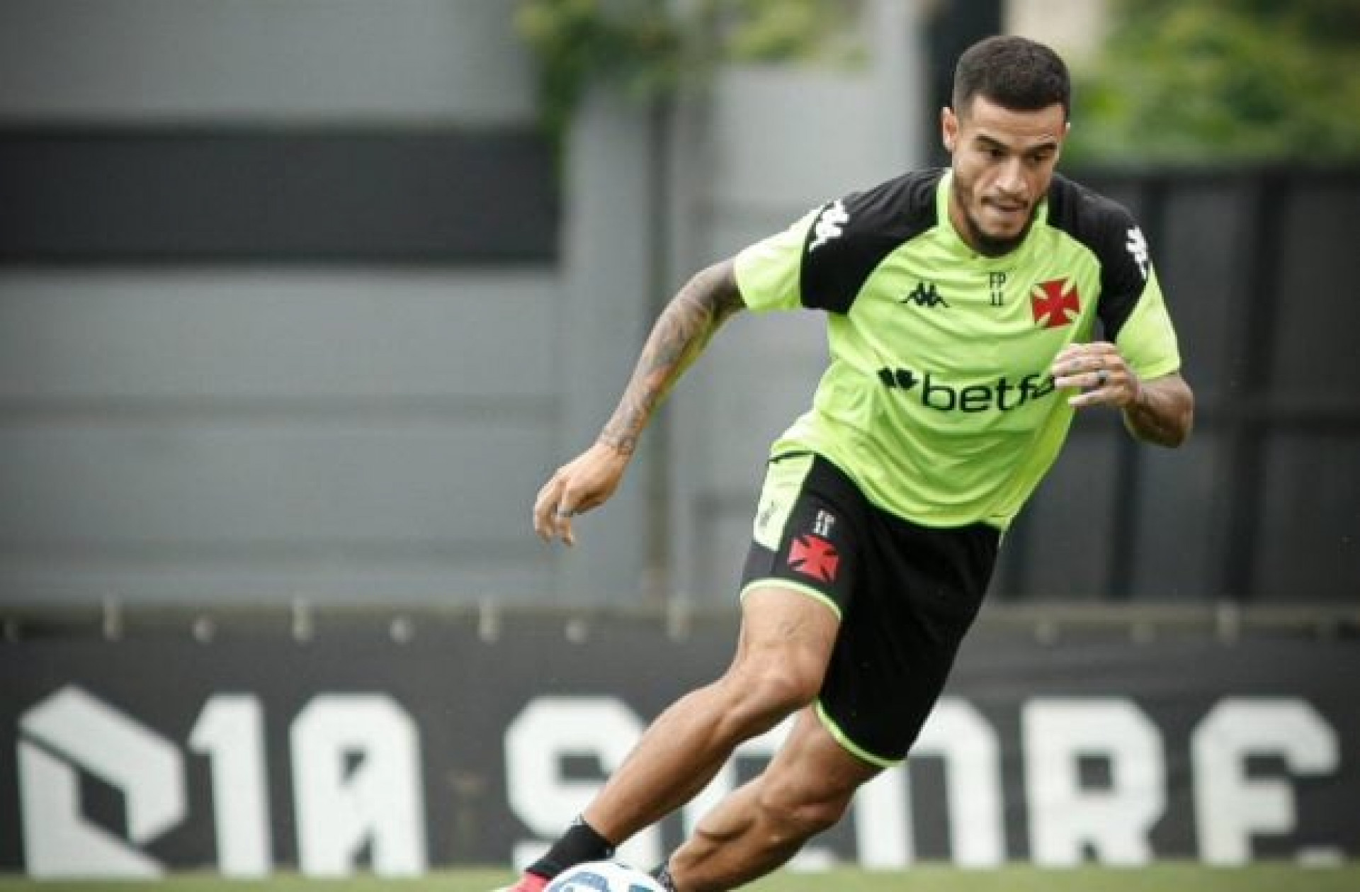Coutinho aparece no BID da CBF e est&aacute; &agrave; disposi&ccedil;&atilde;o do Vasco para o cl&aacute;ssico