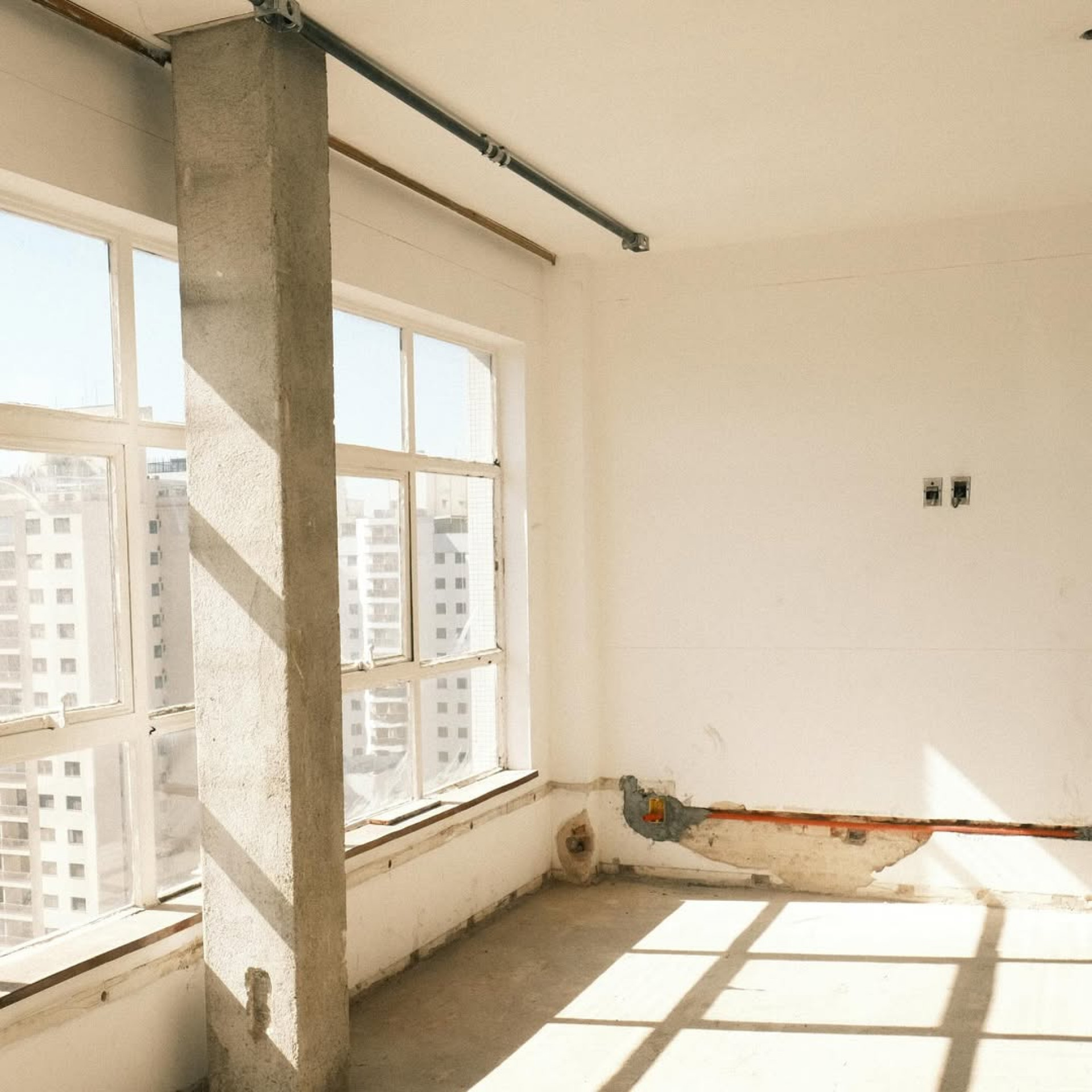 Novo lar em que Manu Gavassi vai morar com a família passa por reforma  - Reprodução/Instagram 