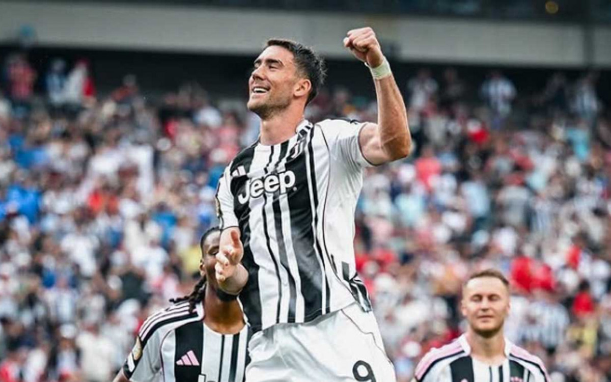 O atacante sérvio Dušan Vlahovi? em ação pela Juventus