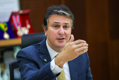 MEC quer estender Pé-de-Meia a todos do ensino médio da rede pública