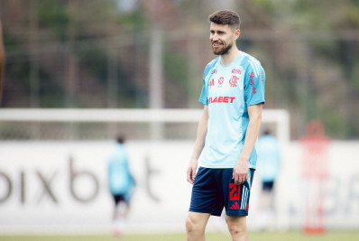 Jorginho não treina em campo e é dúvida no Flamengo para encarar o Grêmio