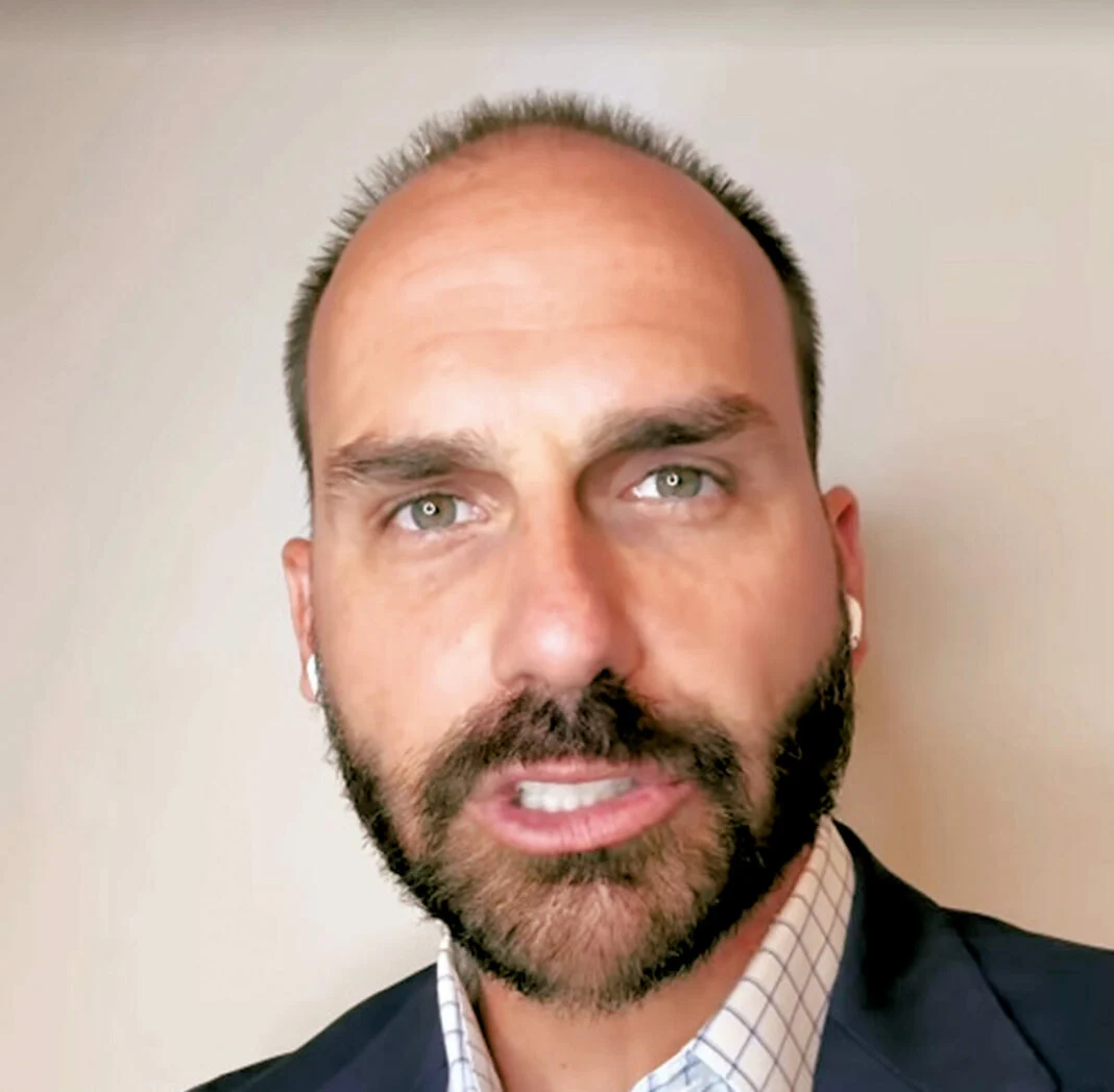 Eduardo Bolsonaro ameaça Moraes e diz que Trump vai vir para cima do ministro e de sua esposa