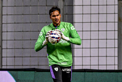 Com John na mira da Europa, Botafogo sonda goleiro de time mineiro