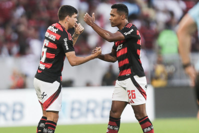 Flamengo confirma lesão de Alex Sandro e atualiza situação de Ayrton Lucas