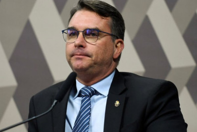PSOL protocola notícia-crime contra Flávio Bolsonaro na PGR por incitação ao crime