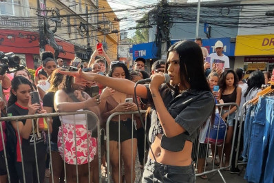 Pocah celebra Dia Nacional do Funk com show surpresa em Duque de Caxias