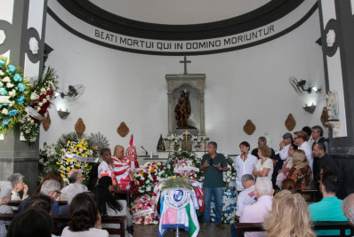 'Mundo do samba está triste': carnavalesca Maria Augusta Rodrigues é sepultada na Zona Sul