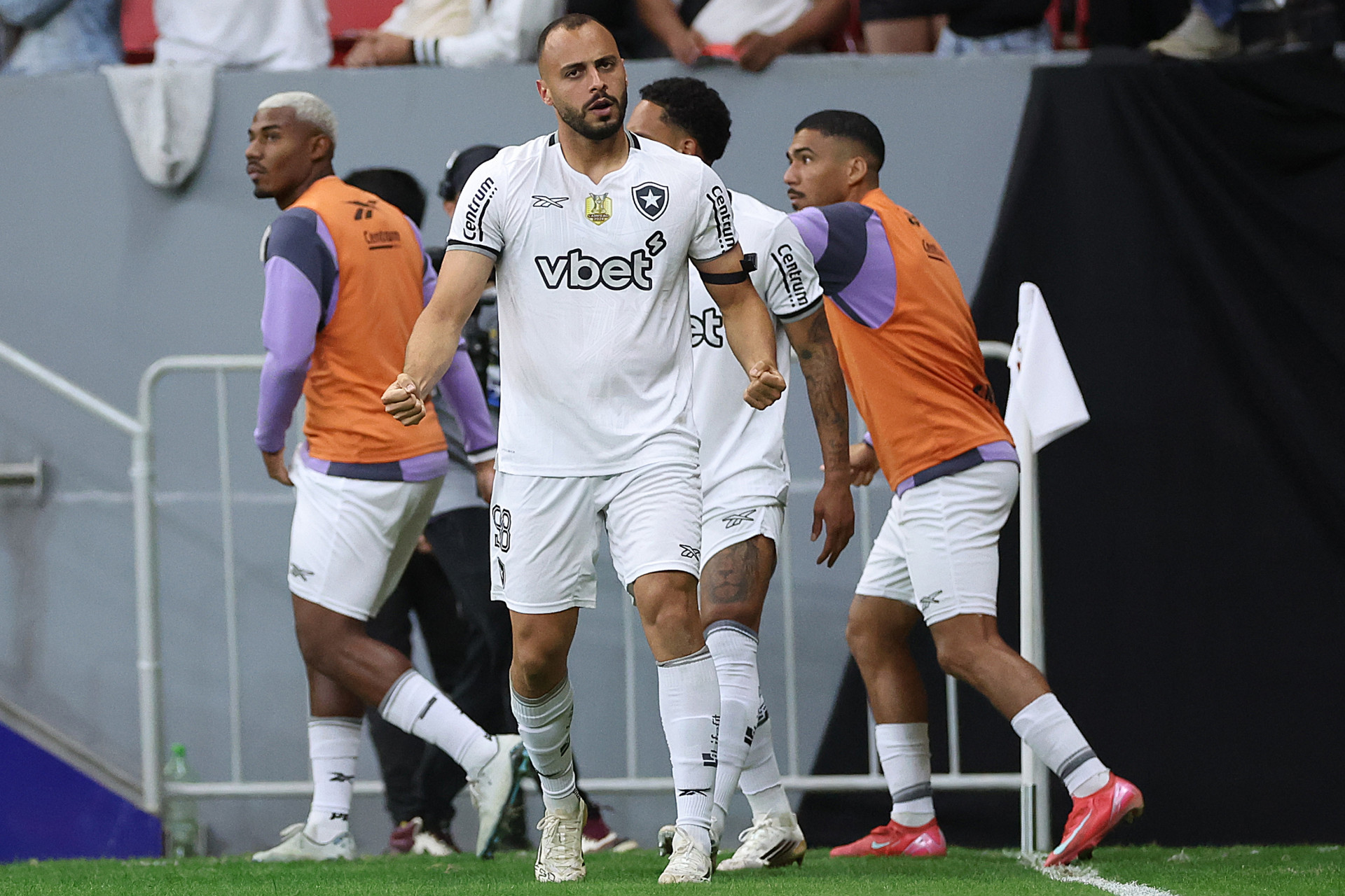Cabral. Vasco x Botafogo pelo Campeonato Brasileiro no Estadio Mane Garrincha. 12 de Julho de 2025, Brasilia, DF, Brasil. Foto: Vitor Silva/Botafogo. 
Imagem protegida pela Lei do Direito Autoral Nº 9.610, DE 19 DE FEVEREIRO DE 1998. Sendo proibido qualquer uso comercial, remunerado e manipulacao/alteracao da obra.
 - Vitor_Silva
