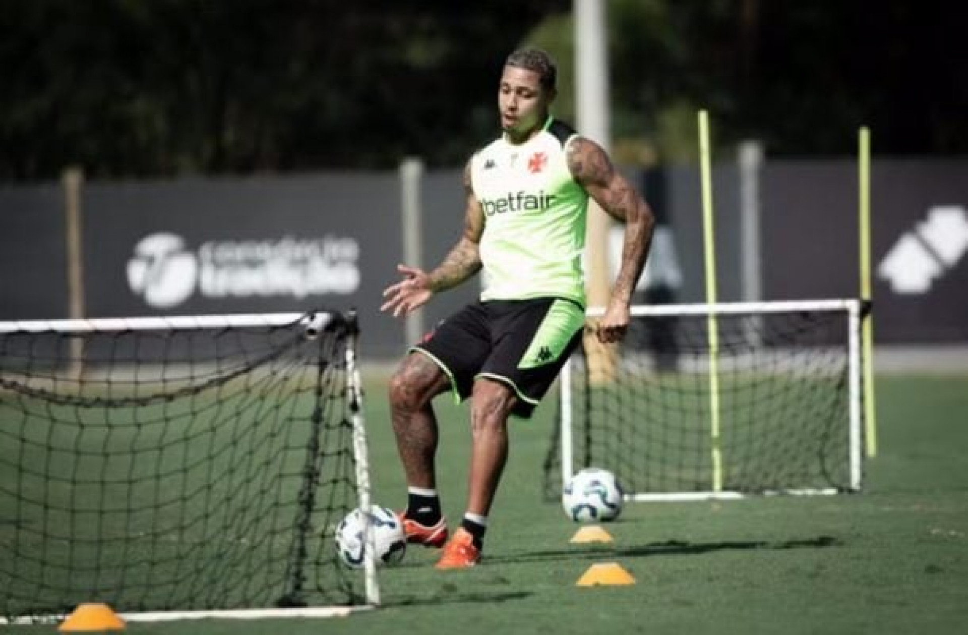 David celebra retorno após lesão e analisa revés do Vasco: &#8216;Não ficamos com a bola&#8217;