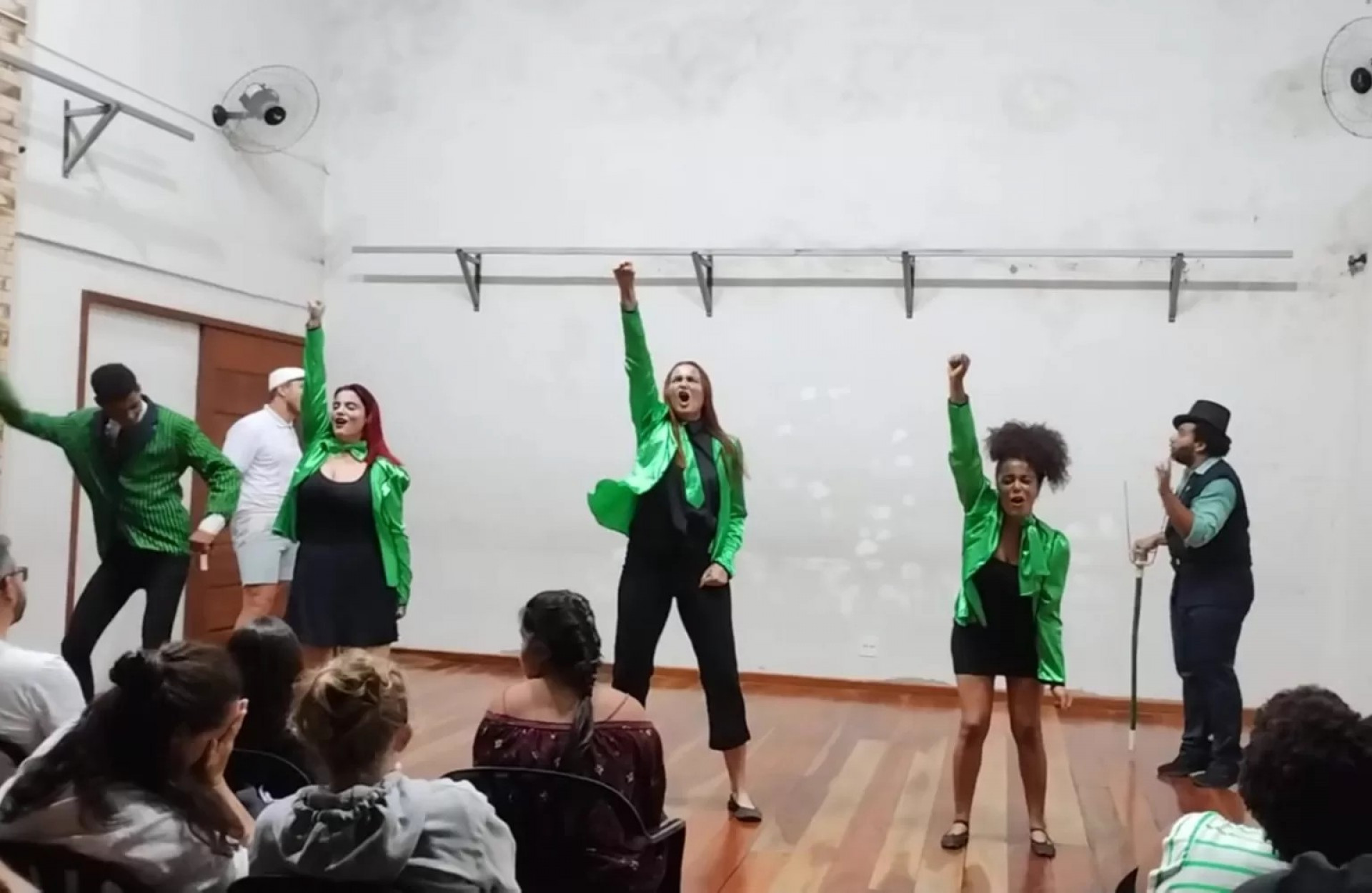 Pe&ccedil;a "O auto dos autos do c&eacute;u e do inferno" - Ascom