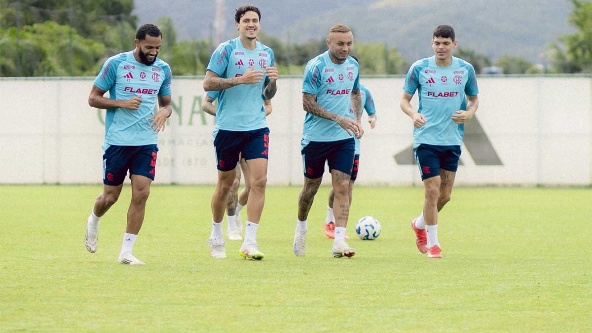 Pedro em treino nesta quinta-feira (10) no Ninho do Urubu - Adriano Fontes / CRF