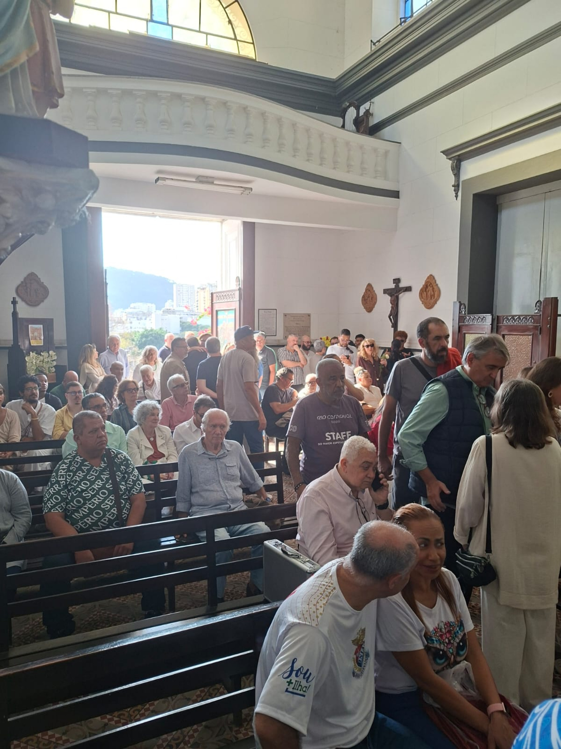 Despedida de Maria Augusta Rodrigues ficou marcada pela presença de sambistas - Raphael Perucci / Agência O Dia