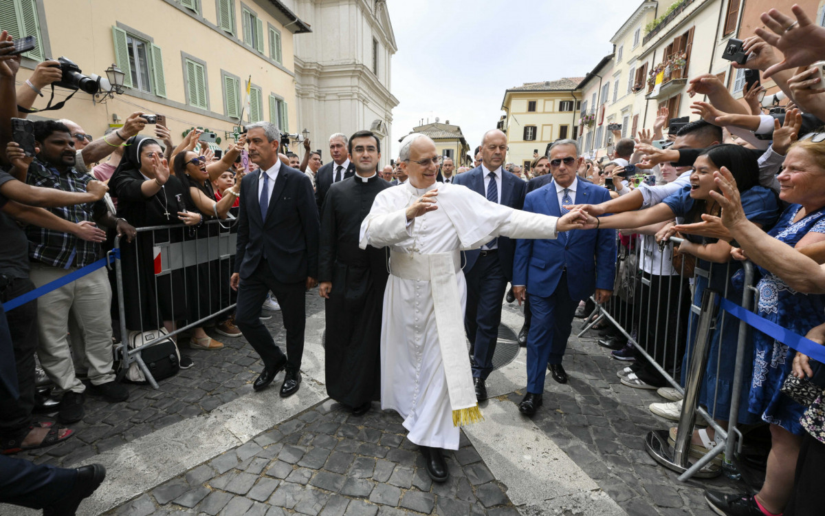 Papa Leão XIV em oração do Angelus em Castel Gandolfo, perto de Roma - AFP