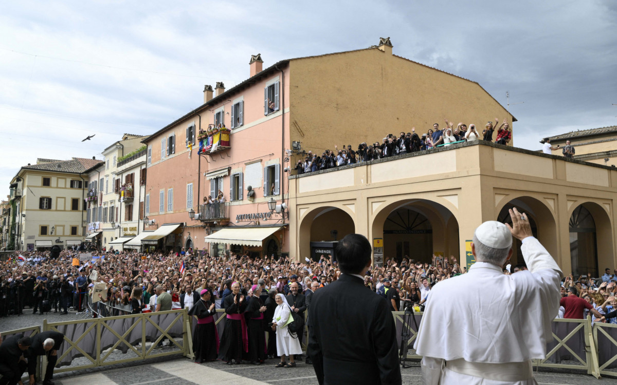 Papa Leão XIV em oração do Angelus em Castel Gandolfo, perto de Roma - Divulgação