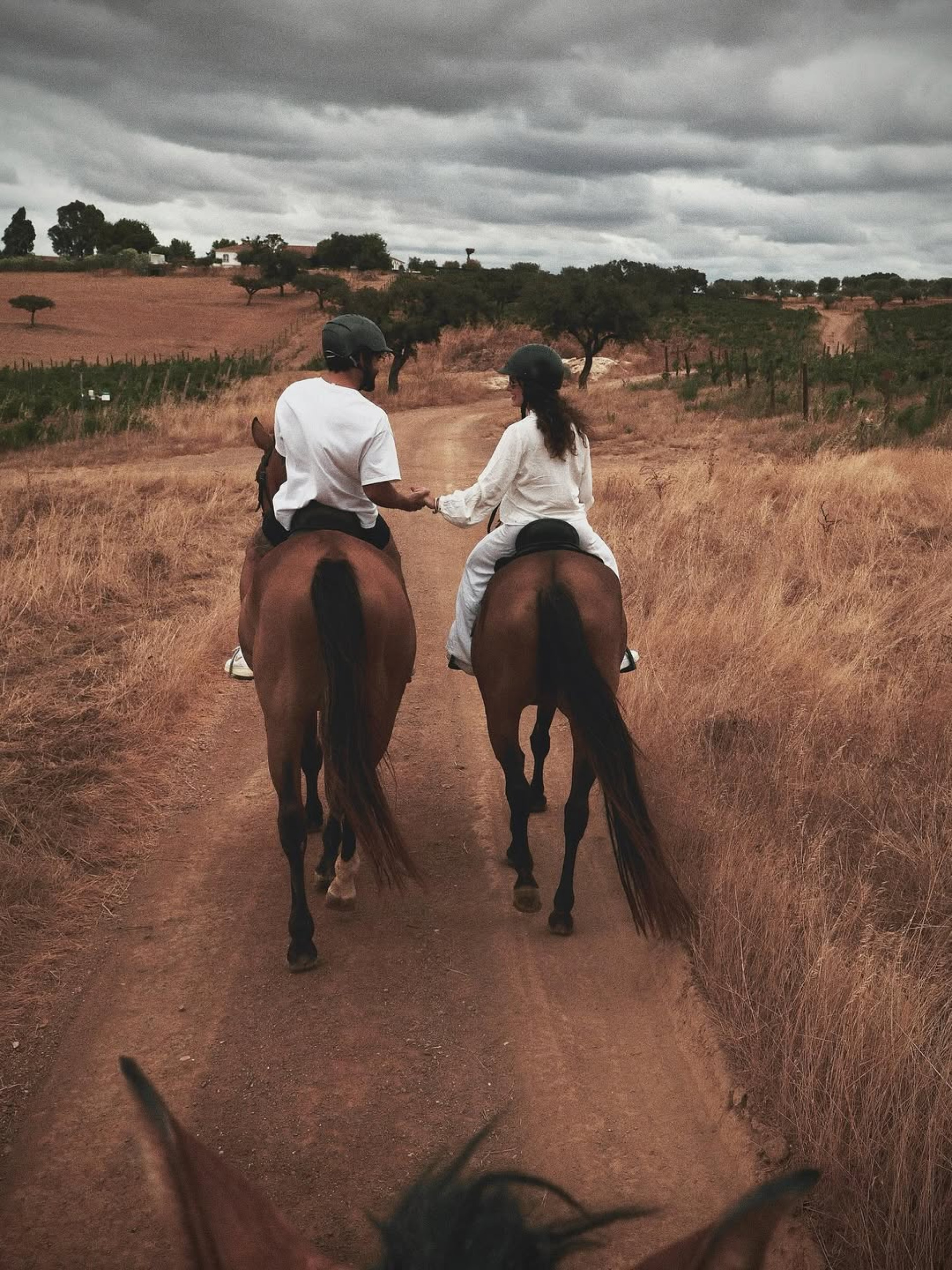 Caio Castro surge em clima de romance com atriz Vitória Bohn
 - Reprodução / Instagram
