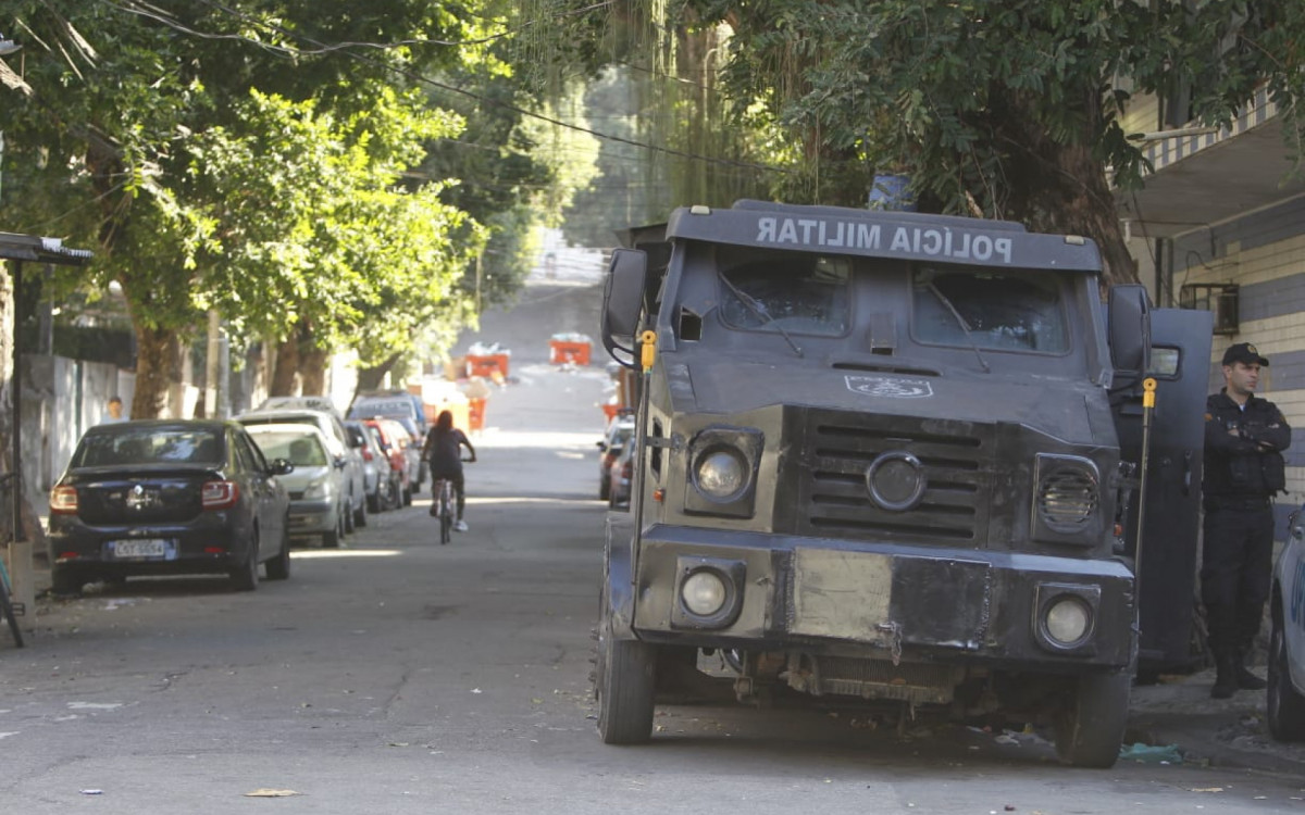 Veículo blindado da PM foi atacado por criminosos