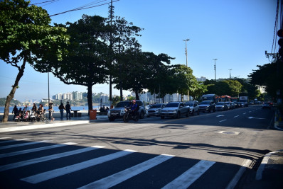 Projeto Orla Viva transforma uma das pistas da Praia de Icaraí em área de lazer