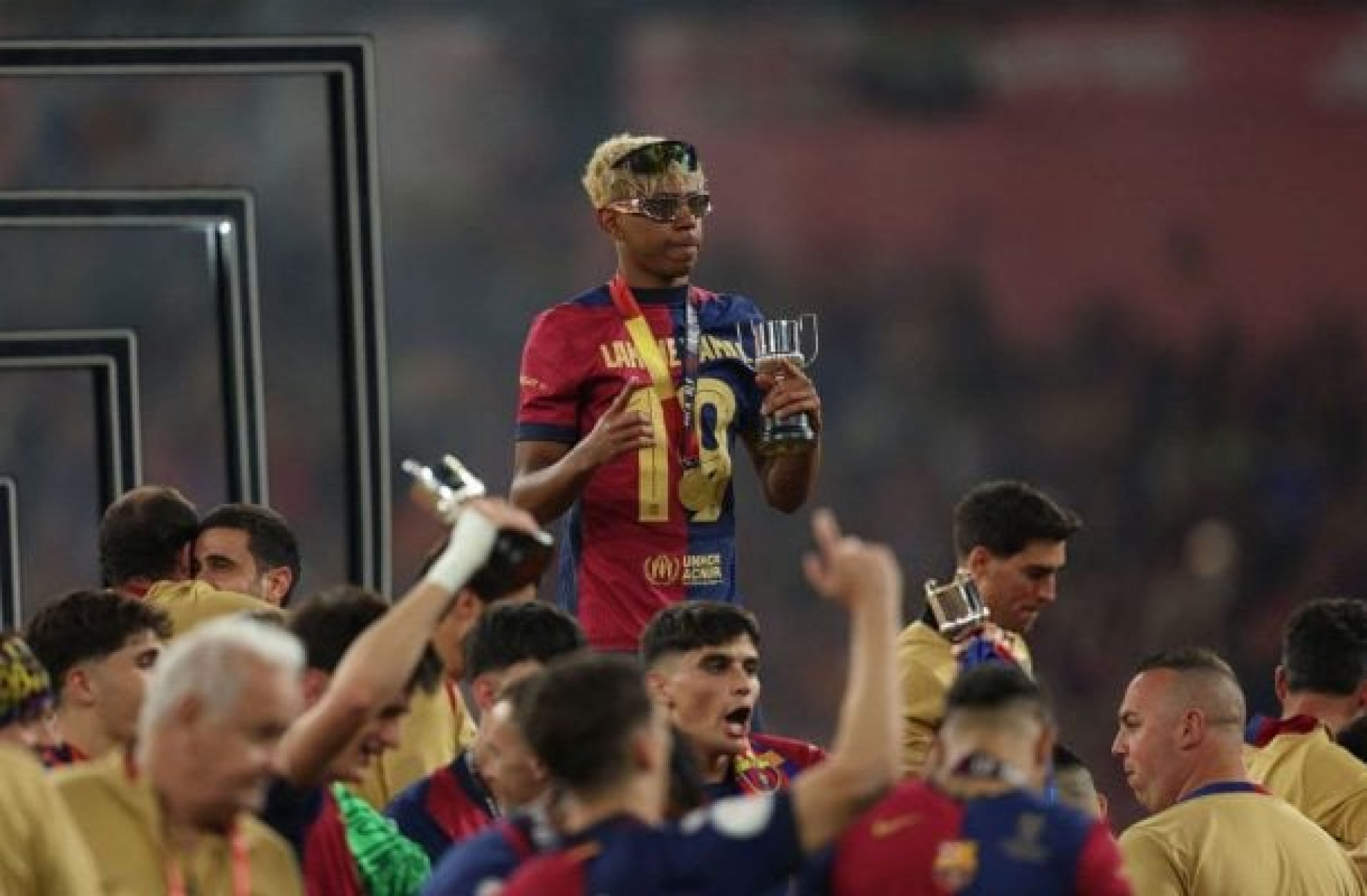 Denunciado, Yamal pode ser penalizado por discrimina&ccedil;&atilde;o durante sua festa de 18 anos