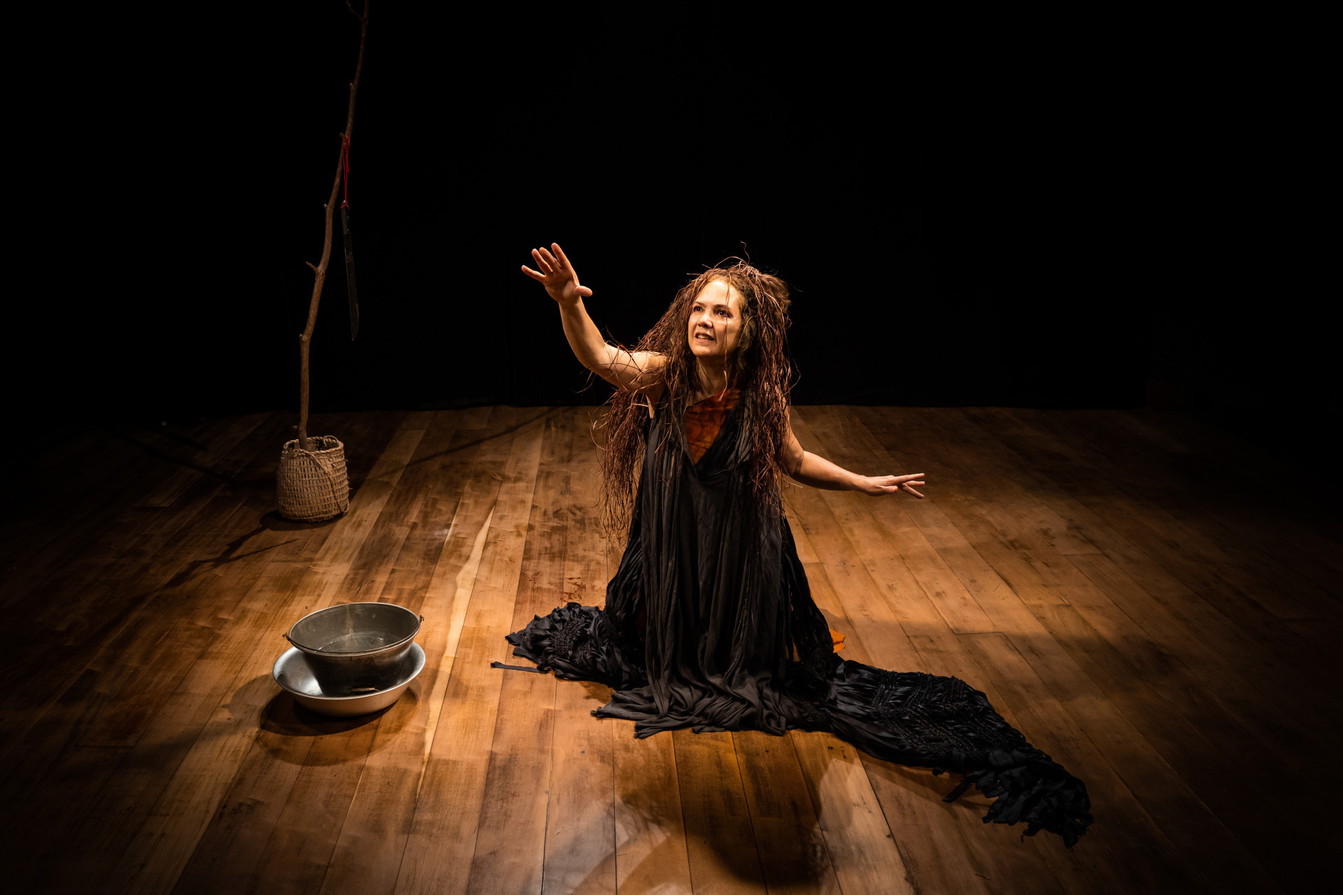 Tereza Seiblitz na peça 'Carangueja' - Renato Mangolin / Divulgação