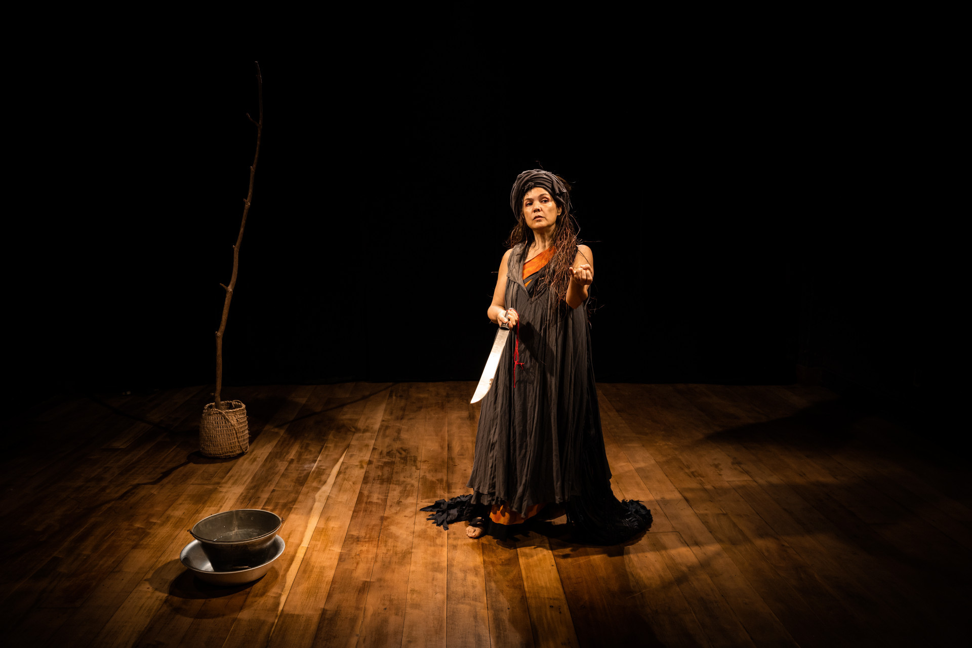 Tereza Seiblitz na peça 'Carangueja' - Renato Mangolin / Divulgação