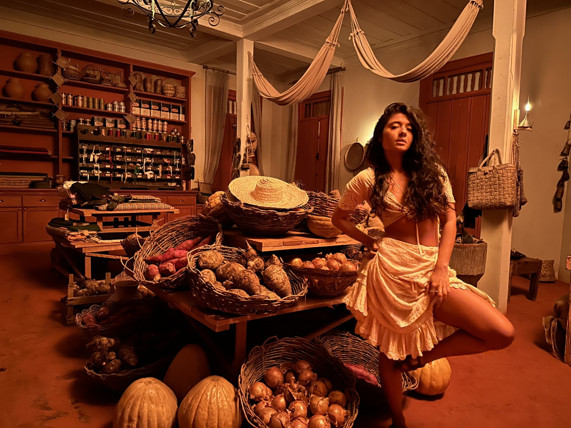 Laíze Câmara interpreta a prostituta Francisca em novela do Globoplay  - Divulgação