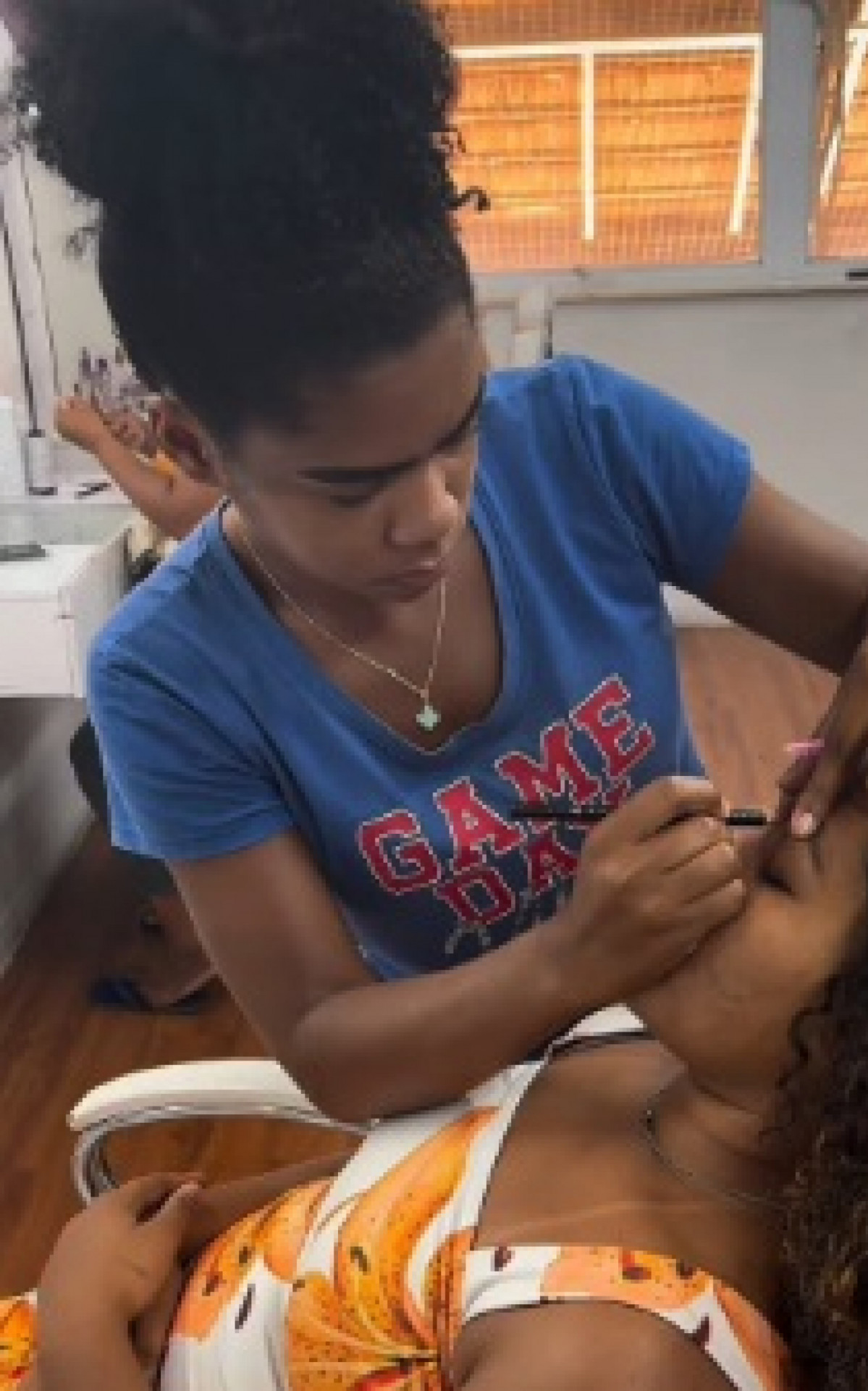 Yasmin Santos trabalhava sem carteira assinada e optou por empreender para ter mais tempo com os filhos - Arquivo pessoal