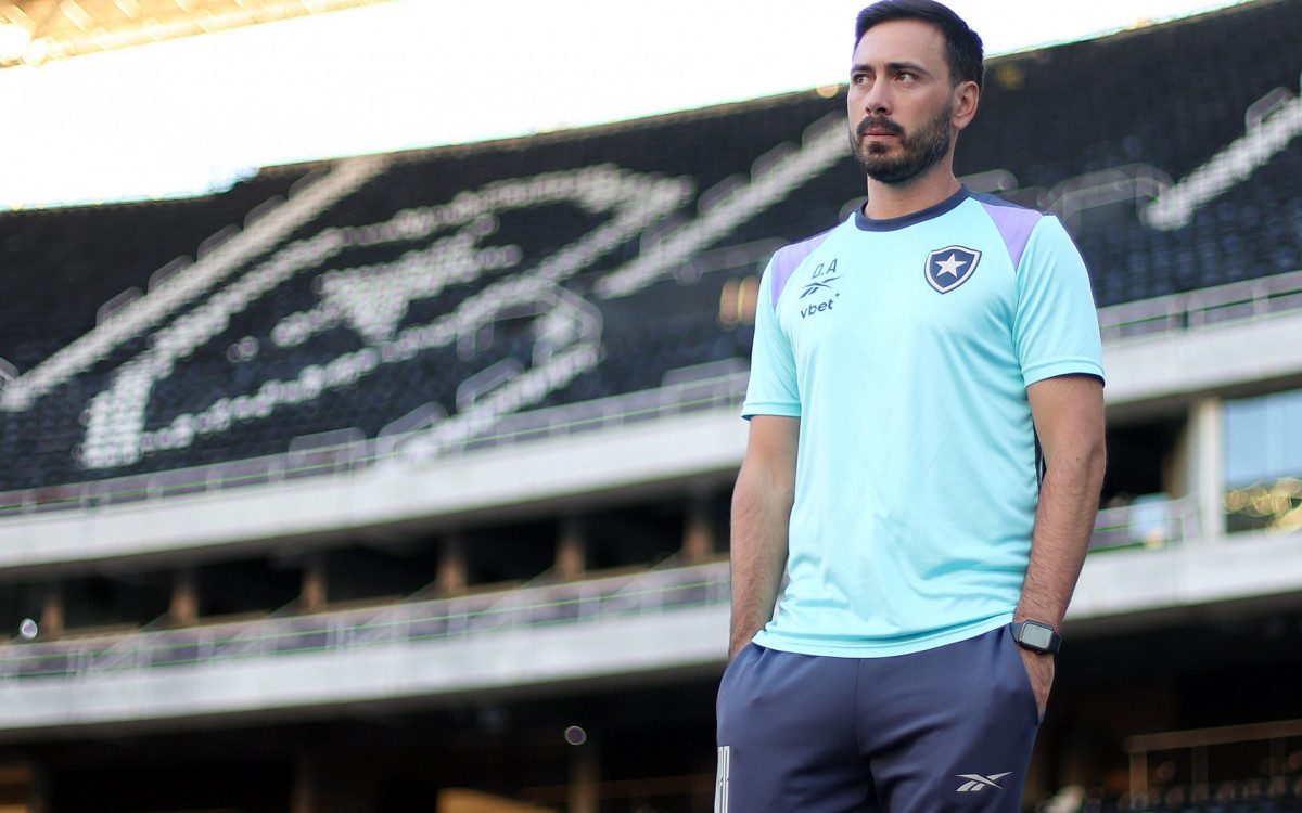 Davide Ancelotti diz que Botafogo vai jogar com coragem e terá primeiro encontro com torcedor no Niltão