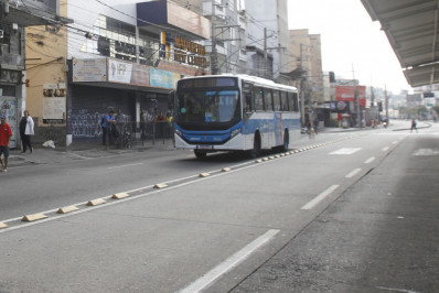 Operação na Serrinha: Mais de 20 ônibus são sequestrados por criminosos em apenas um dia