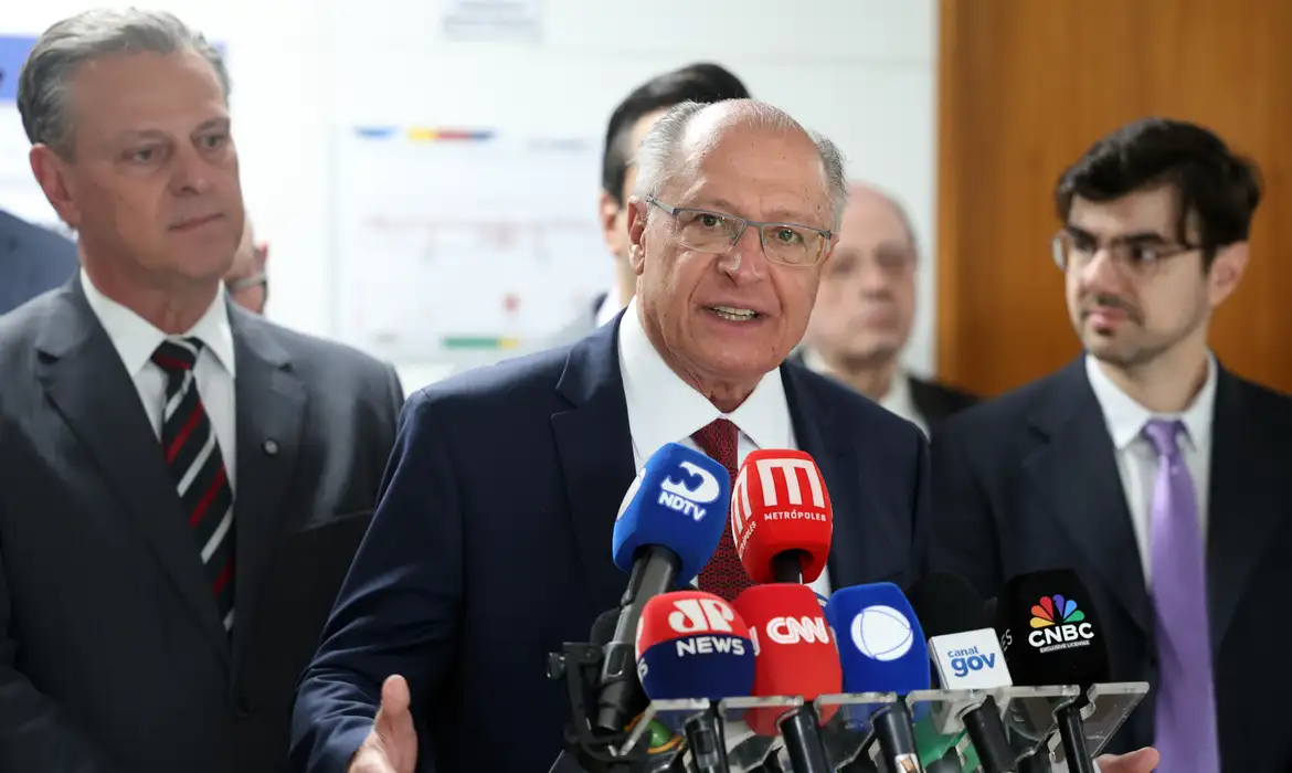 Alckmin diz que governo tentará acordo antes do prazo para tarifaço