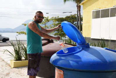 Clin instala moloks no Campo do Flamenguinho