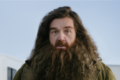 Veja a primeira foto de Rúbeo Hagrid na nova série de 'Harry Potter'