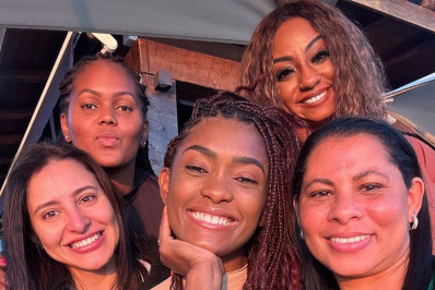Erika Januza viaja de férias com amigas: 'Importante ter vocês aqui'