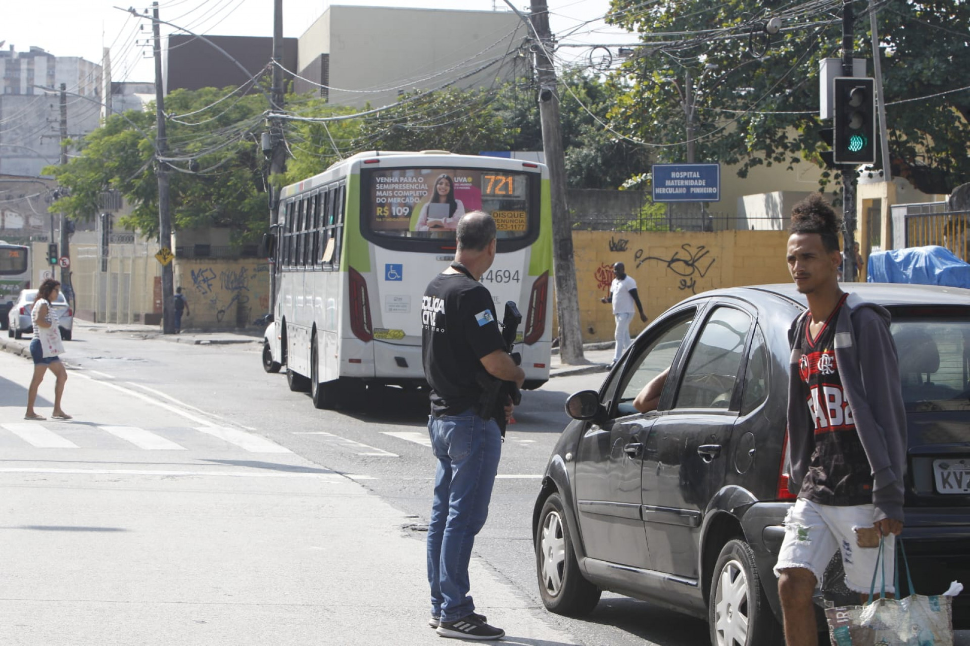 Policiais civis atuam em apoio a PM no Complexo da Serrinha - Reginaldo Pimenta/Agência O DIA