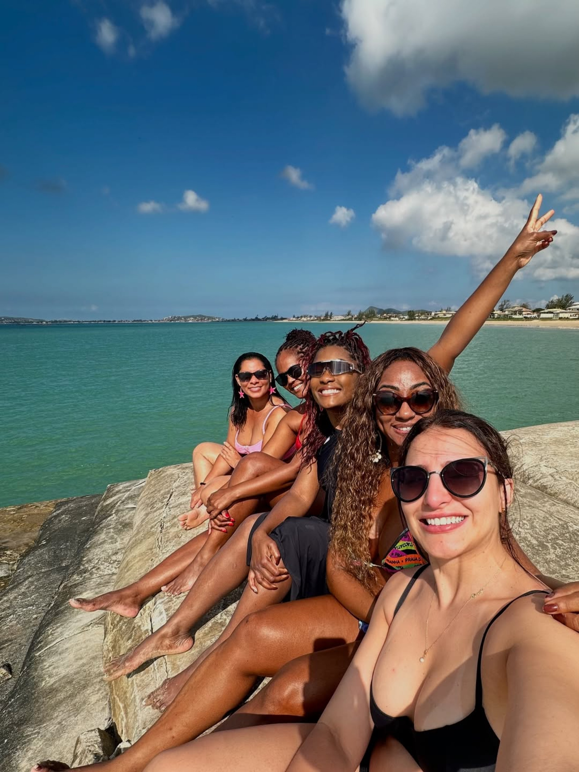 Erika Januza curtiu passeio por Búzios  - Reprodução/Instagram