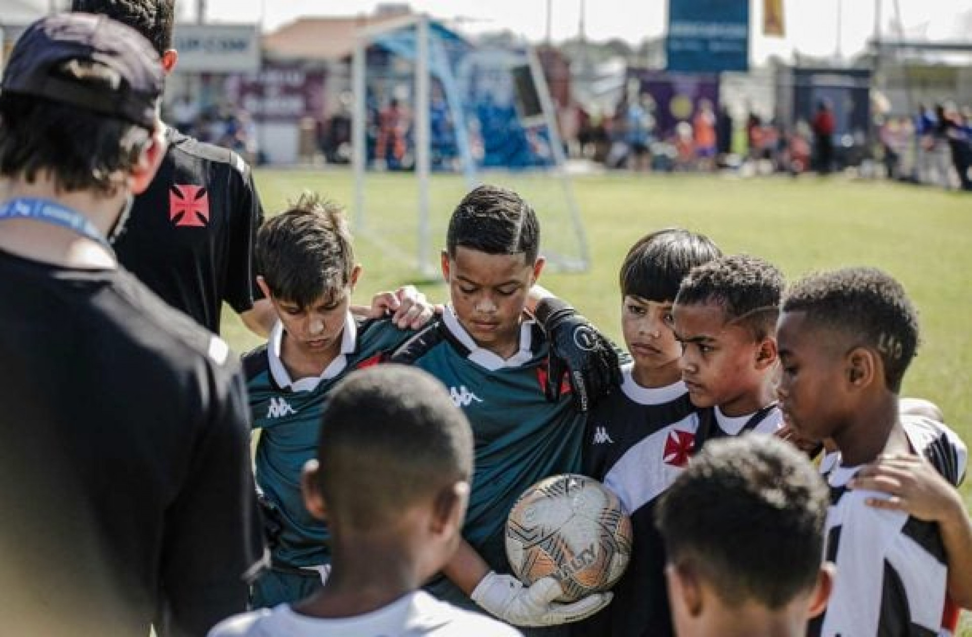 Vasco goleia Real Madrid em estreia no maior torneio de futebol infantil do mundo