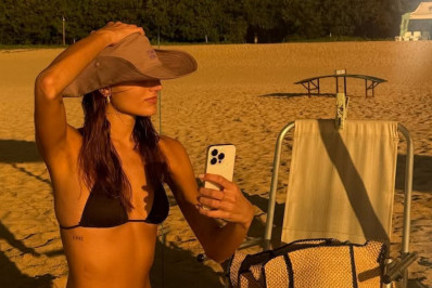 Sasha Meneghel aproveita praia em Fernando de Noronha