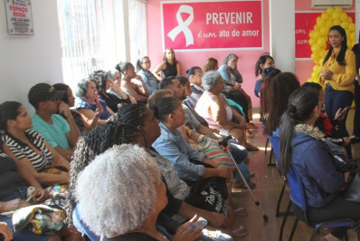 Campanha Julho Amarelo alerta contra hepatites virais no Espaço Rosa