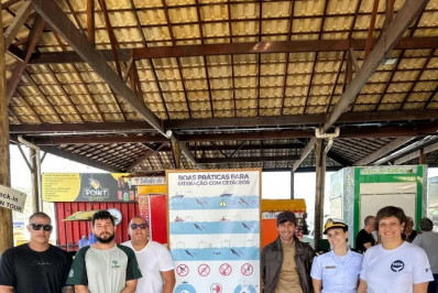 Campanha orienta embarcações sobre avistamento de baleias em Arraial do Cabo