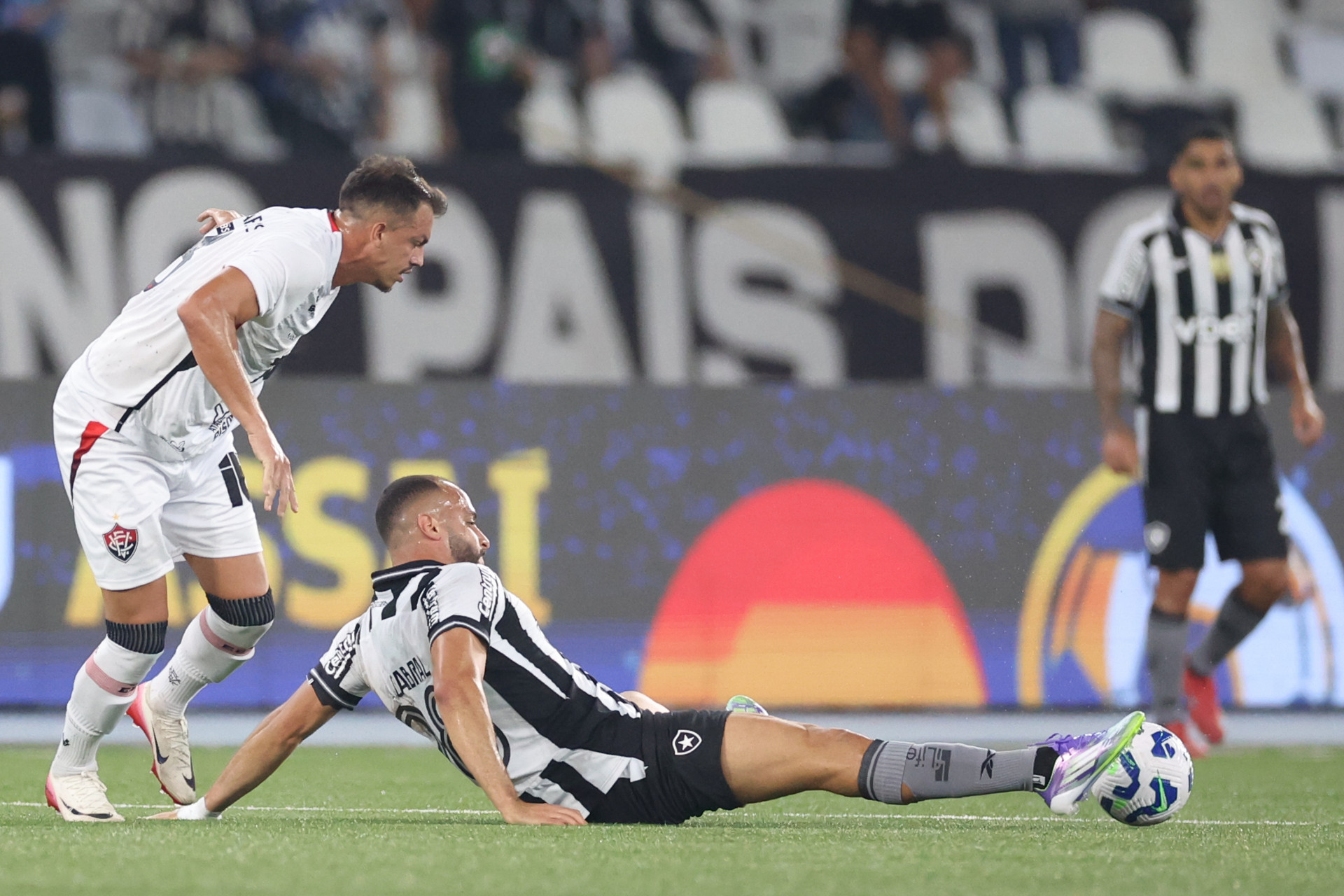 Cabral. Botafogo x Vitoria pelo Campeonato Brasileiro no Estadio Nilton Santos. 16 de Julho de 2025, Rio de Janeiro, RJ, Brasil. Foto: Vitor Silva/Botafogo.  - Vítor Silva/Botafogo