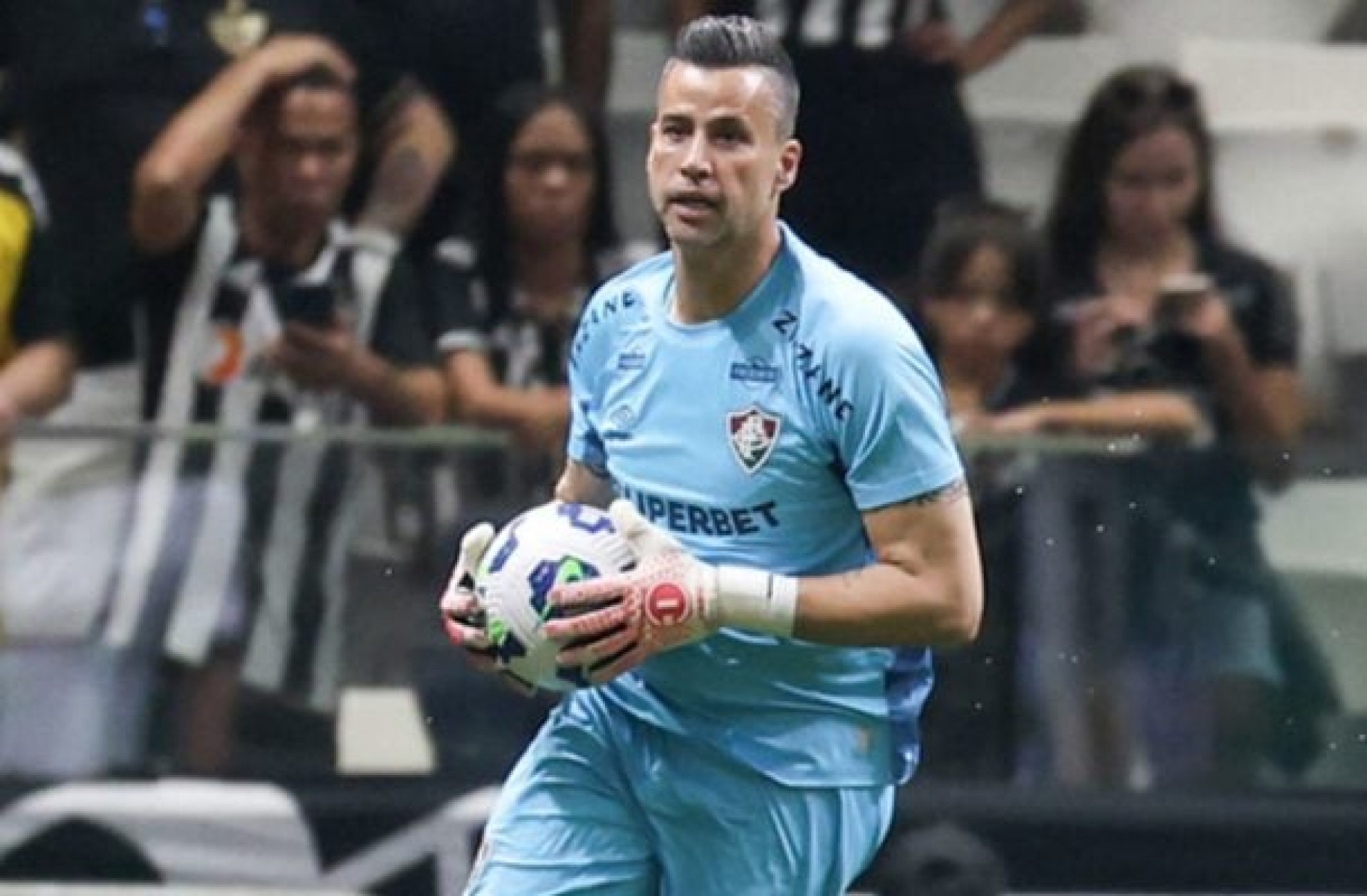 Cruzeiro desiste de vez de contratar Fábio, do Fluminense